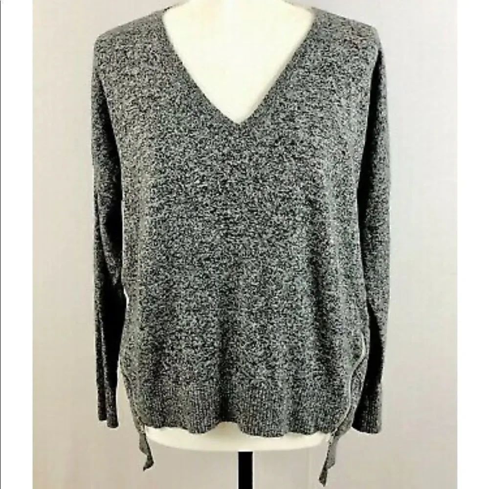 ✨ Express
Women's Gray Side Zip Hi-lo Sweater✨ - Picture 2 of 4